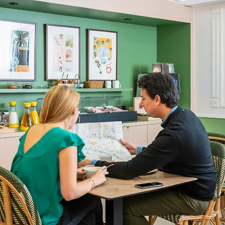 Adagio Haussmann Champs Elysees Aparthotel 4*